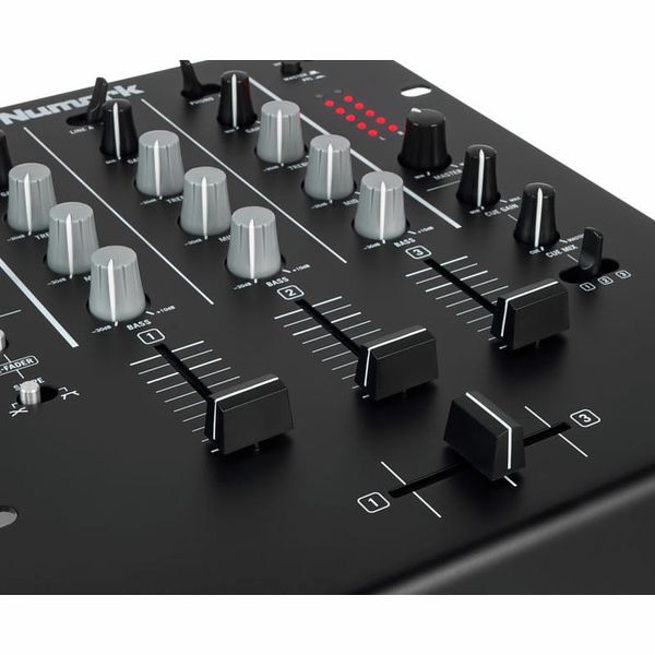 Numark M 4 Black