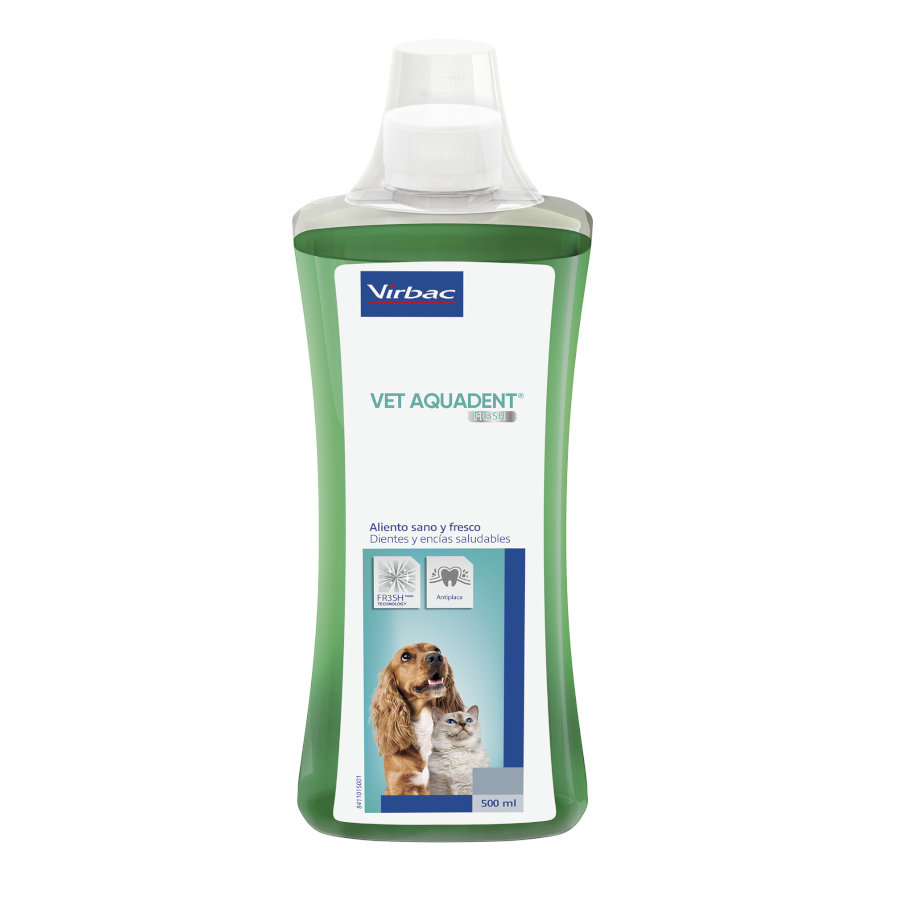 Enxaguante bucal Virbac Vet Aquadent para cães e gatos.
