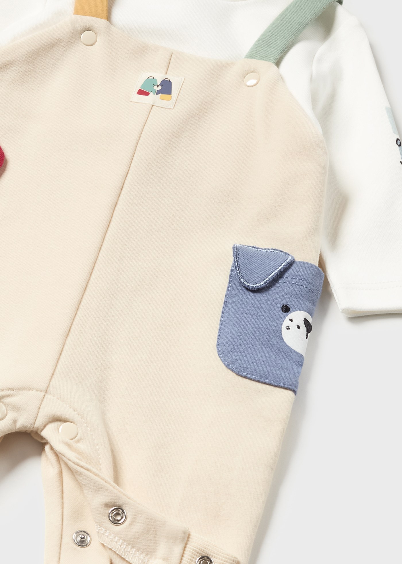 Macacão Better Cotton estilo jardineira para recém-nascido