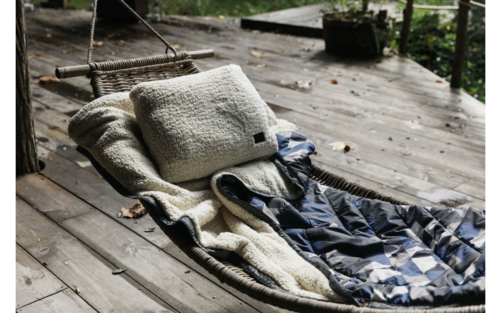 Voited Cloudtouch Indoor/Outdoor Camping Decke monadnock