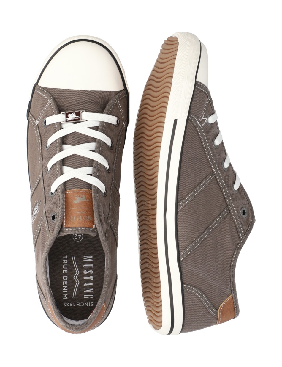Canvas Sneaker