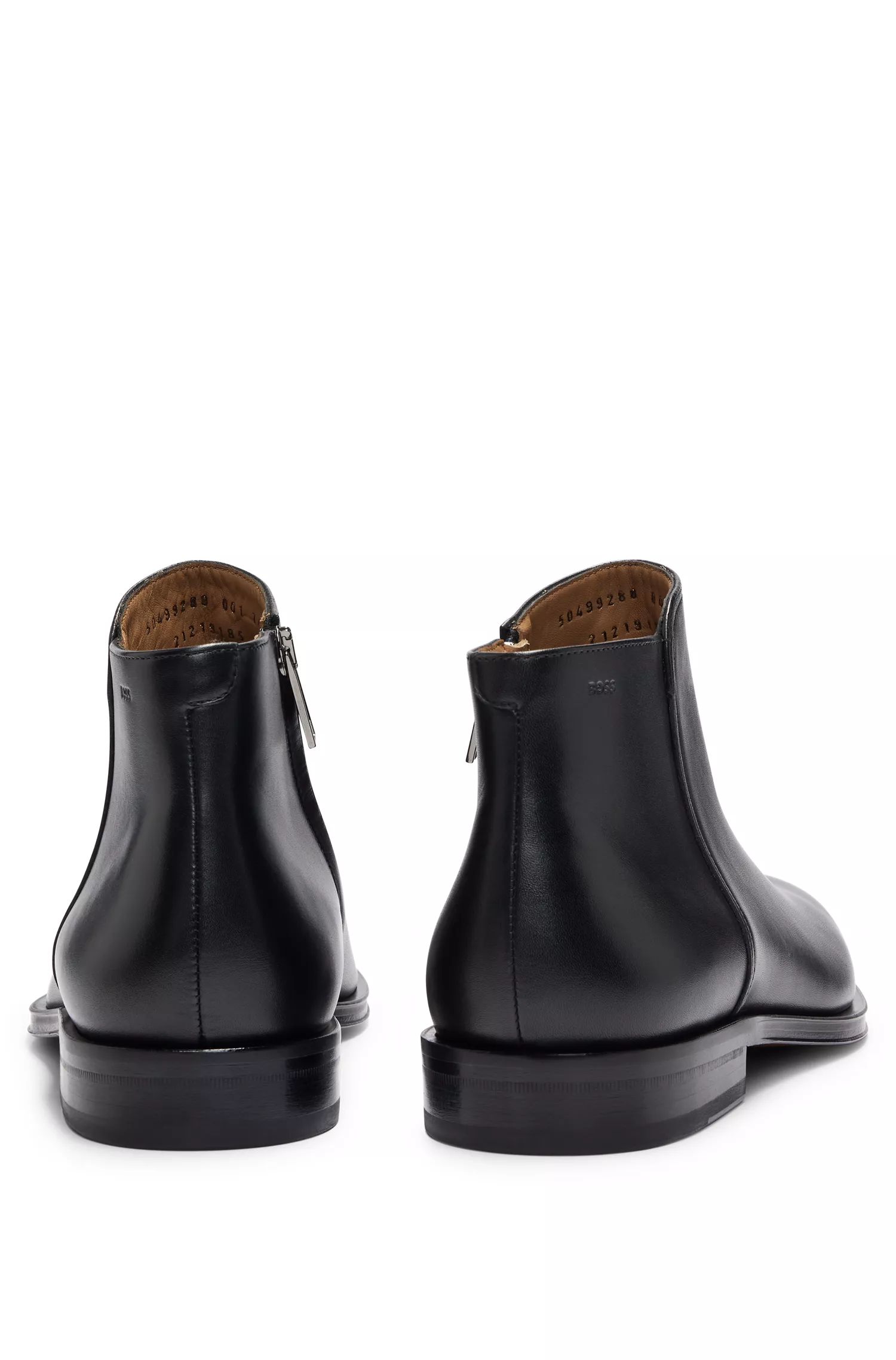 Botas de cano curto BOSS em couro italiano preto com logotipo em relevo.