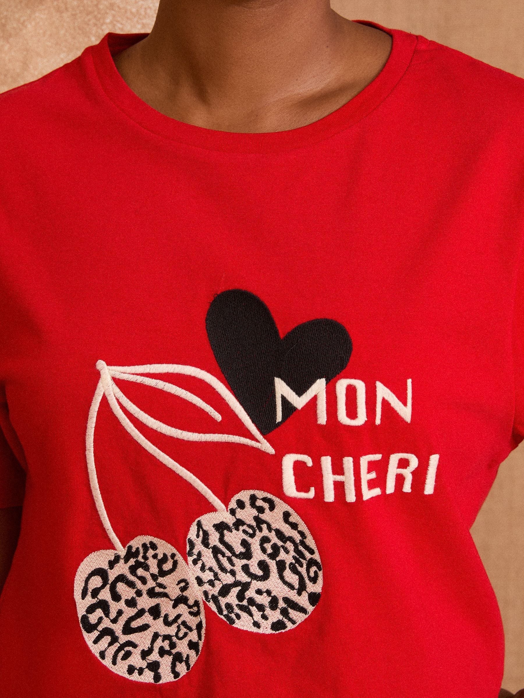 Red Animal Print Cherry Embroidered - Love & Roses T-shirt met ronde hals