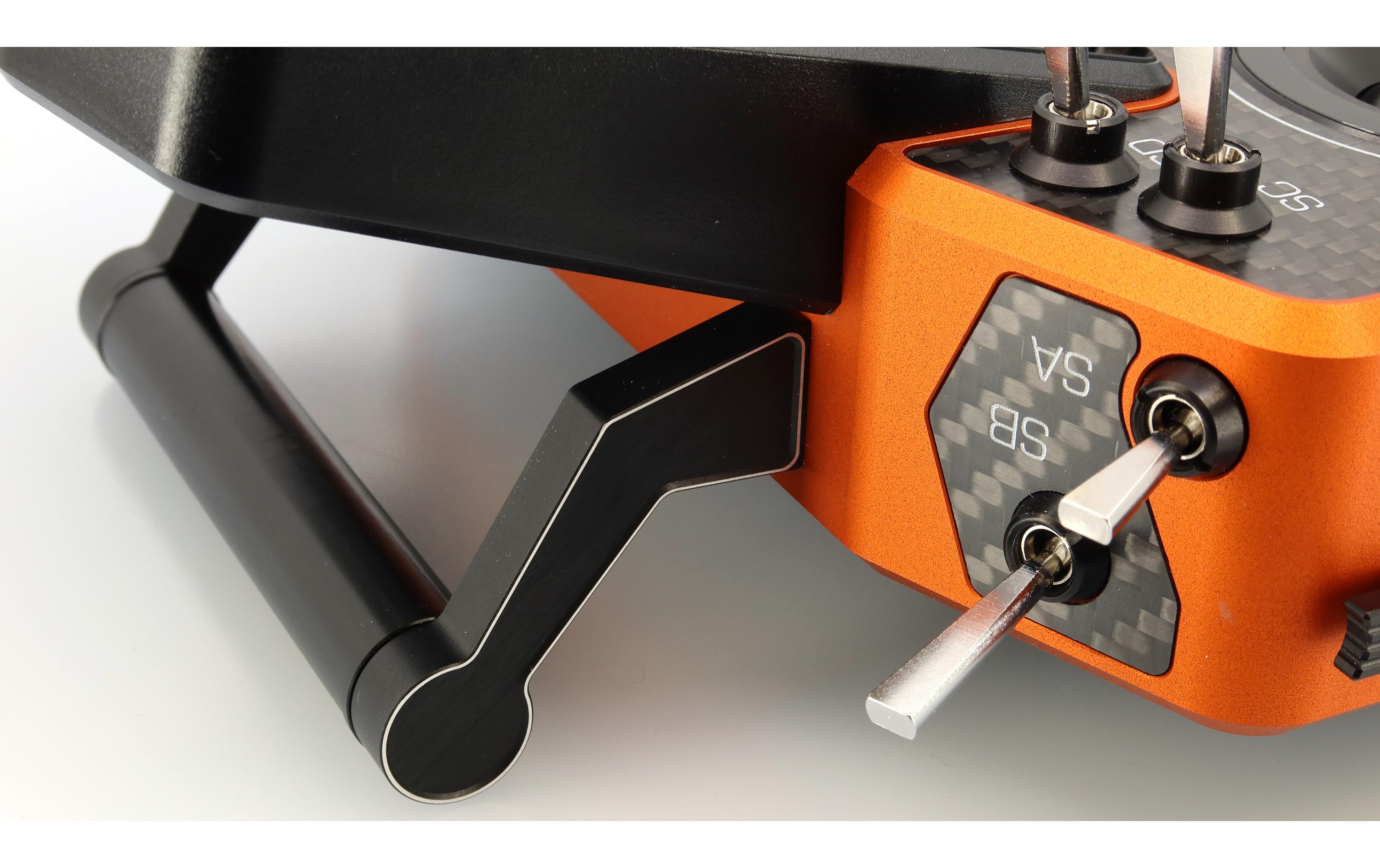 Fernsteuerung DS-24II Carbon Line Orange 24 Kanal, Duplex EX<br>Professioneller 24-Kanal-Sender mit Geber auf Rückseite und Carbon-Frontplatte