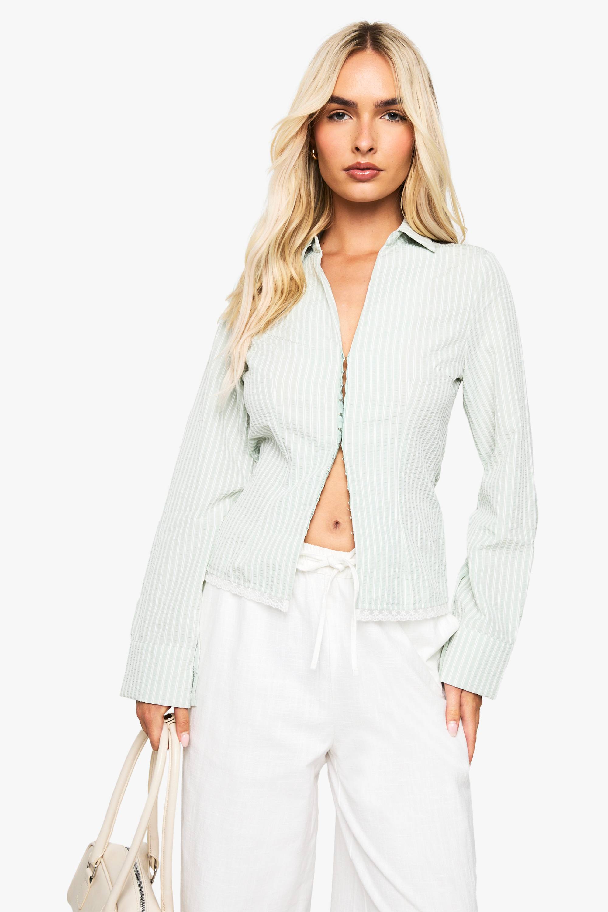 boohoo Chemise à rayures à taille cintrée ornée de dentelle