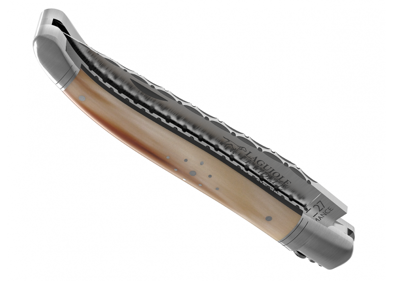 Couteau Laguiole prestige avec un manche en pointe de corne blonde et mitres en acier inoxydable