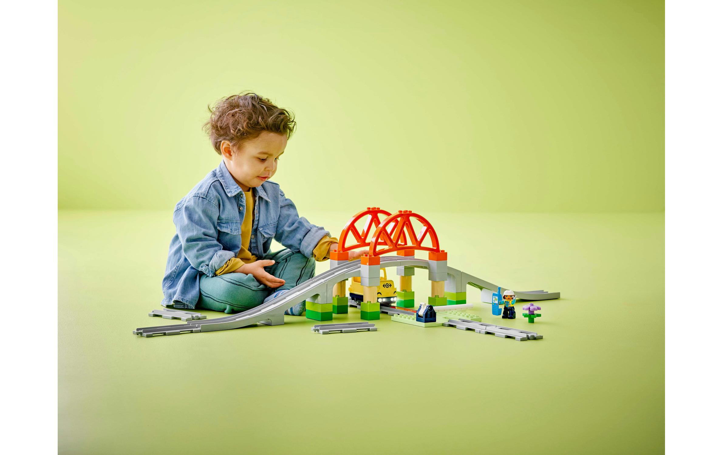 DUPLO® Eisenbahnbrücke und Schienen 10426Kreatives Erweiterungsset