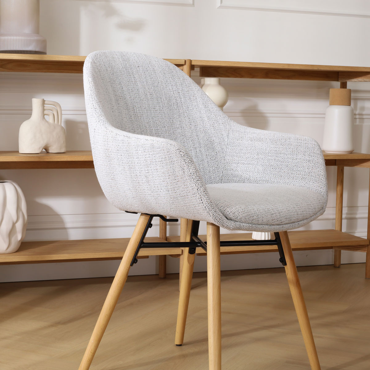Eetkamerstoel Nena-Mae beige gemêleerd - houten onderstel