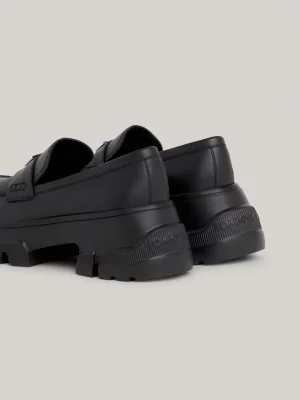 Mocassins de couro robustos com travas
