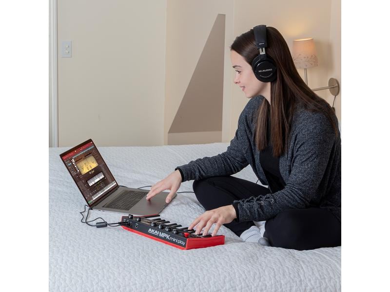 Akai Keyboard Controller MPK Mini Play MK3 Ultraportabler Keyboard-Controller für überall