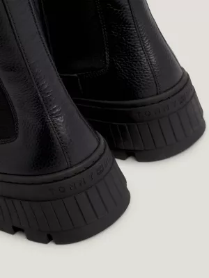 Botas Chelsea de couro com sola grossa e cano alto