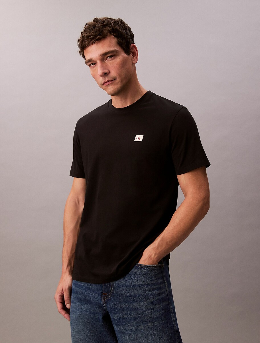 CALVIN KLEIN JEANS<br>Camiseta com etiqueta com o logotipo