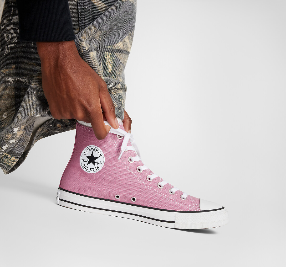 CONVERSE<br>Tênis Chuck Taylor All Star Cor da Temporada