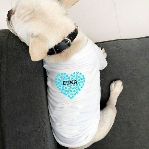 Camiseta personalizada com estampa de coração para cachorros, branca.