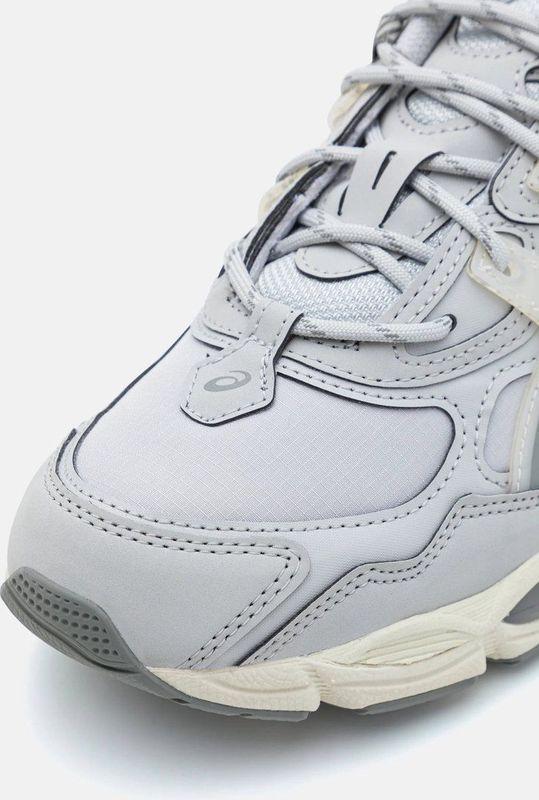 ASICS - GEL-NYC - Hardloopschoenen - Grijs