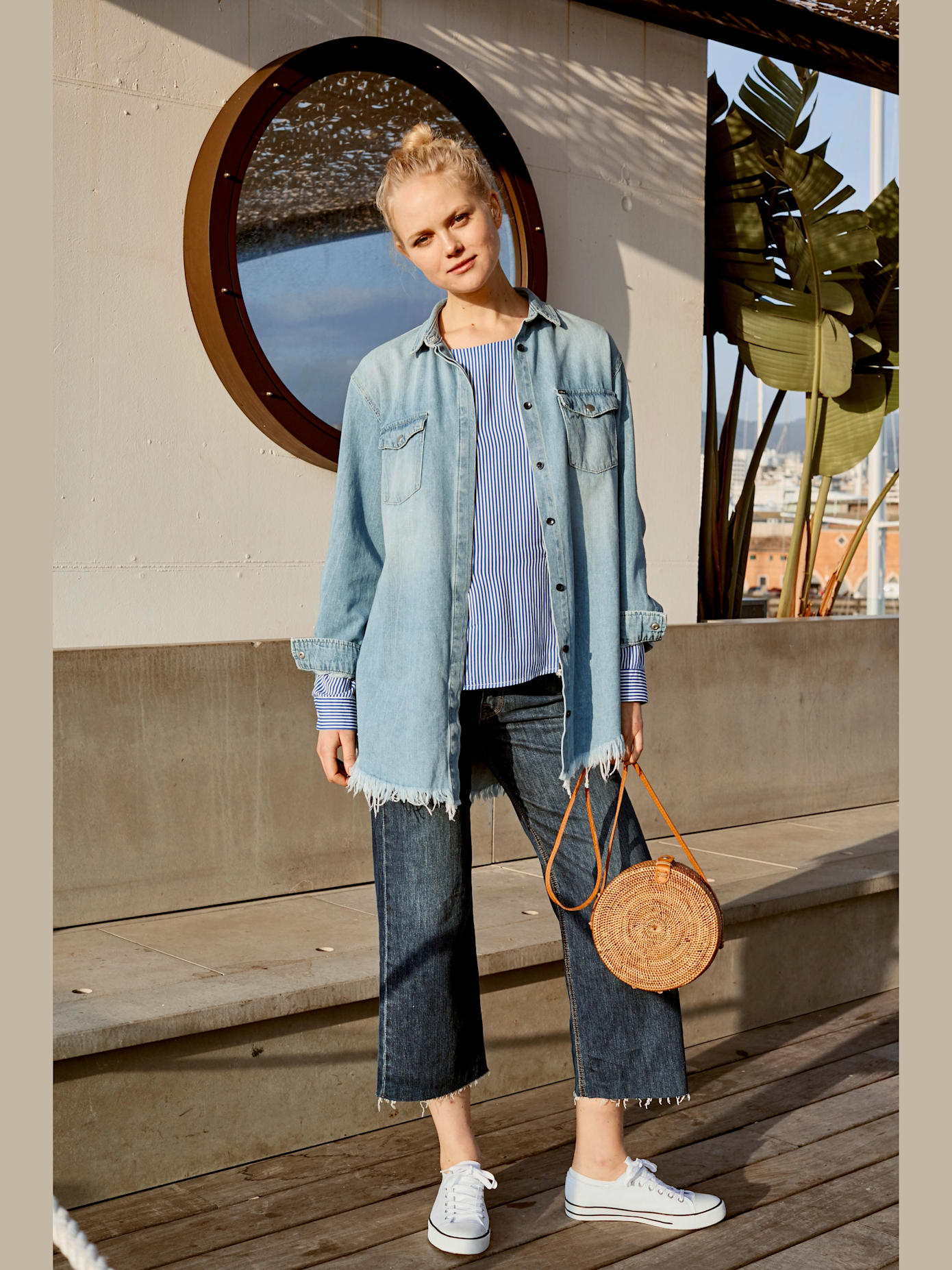 Baskets sneakers basiques parfaites avec un jean
