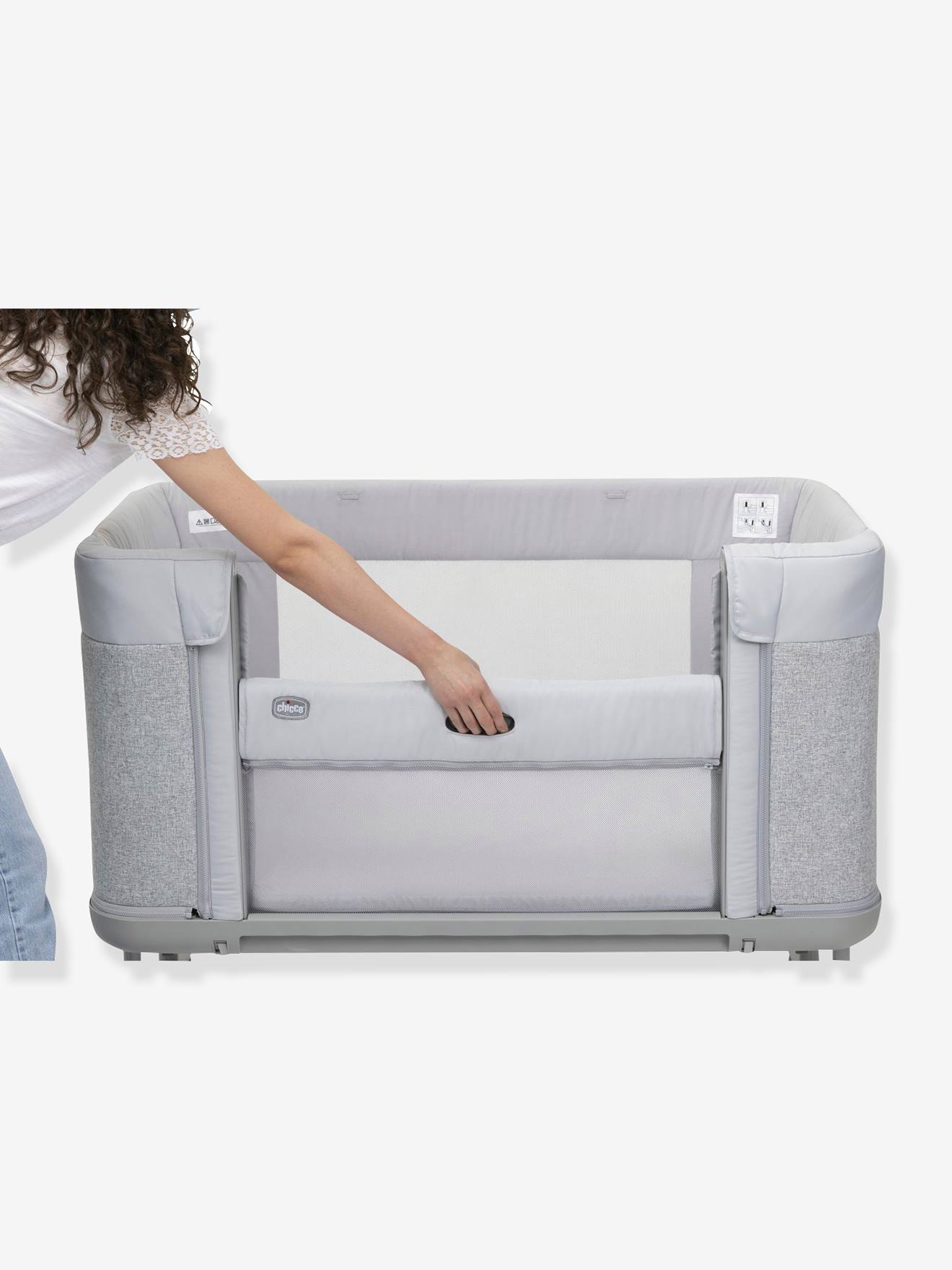 Berço conversível Chicco Next2Me Forever para dormir junto com a família, cinza