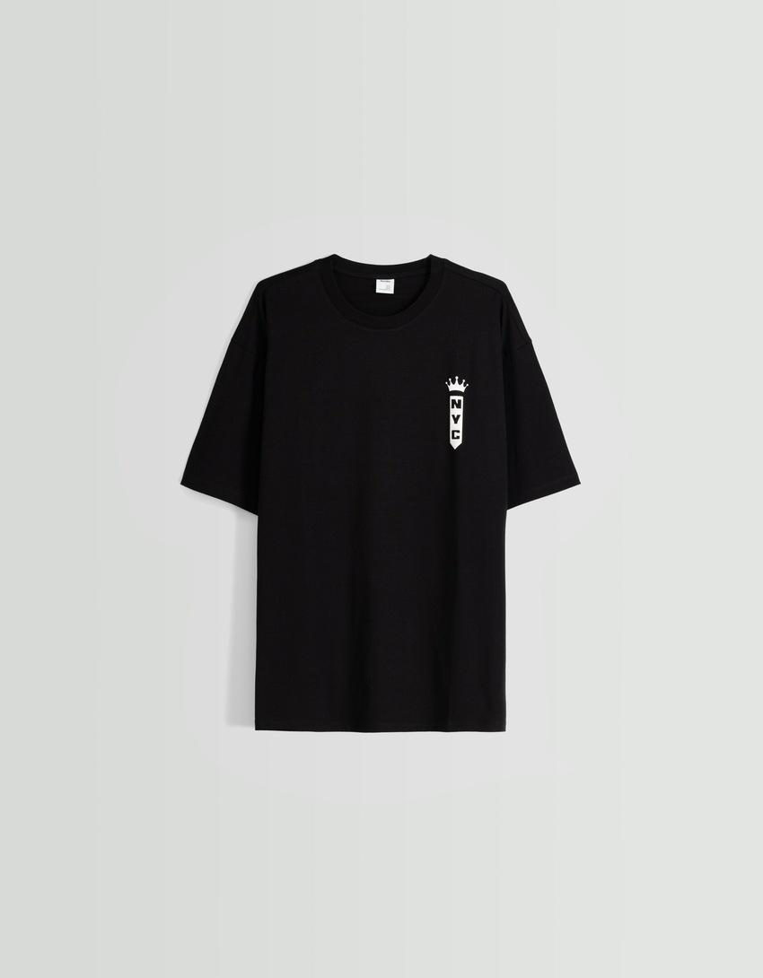 Camiseta de manga curta com estampa e modelagem quadrada