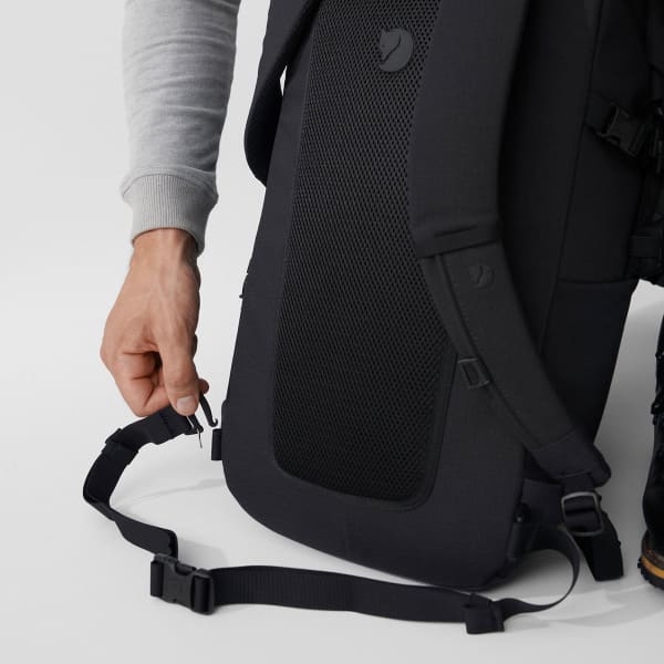 Sac à dos lifestyle FJALLRAVEN ULVÖ ROLLTOP 30 BLACK