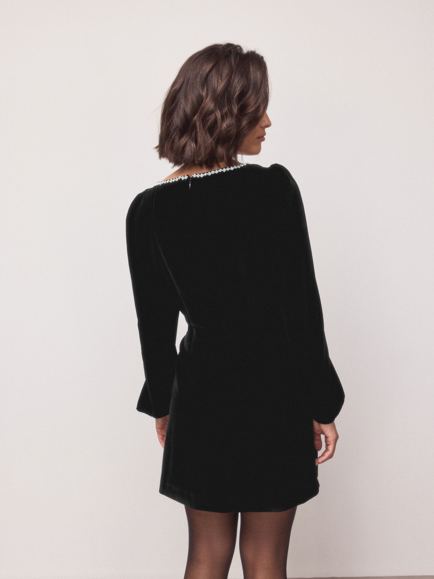 Zwart - Velvet Embelished Bow Long Sleeve Mini Dress