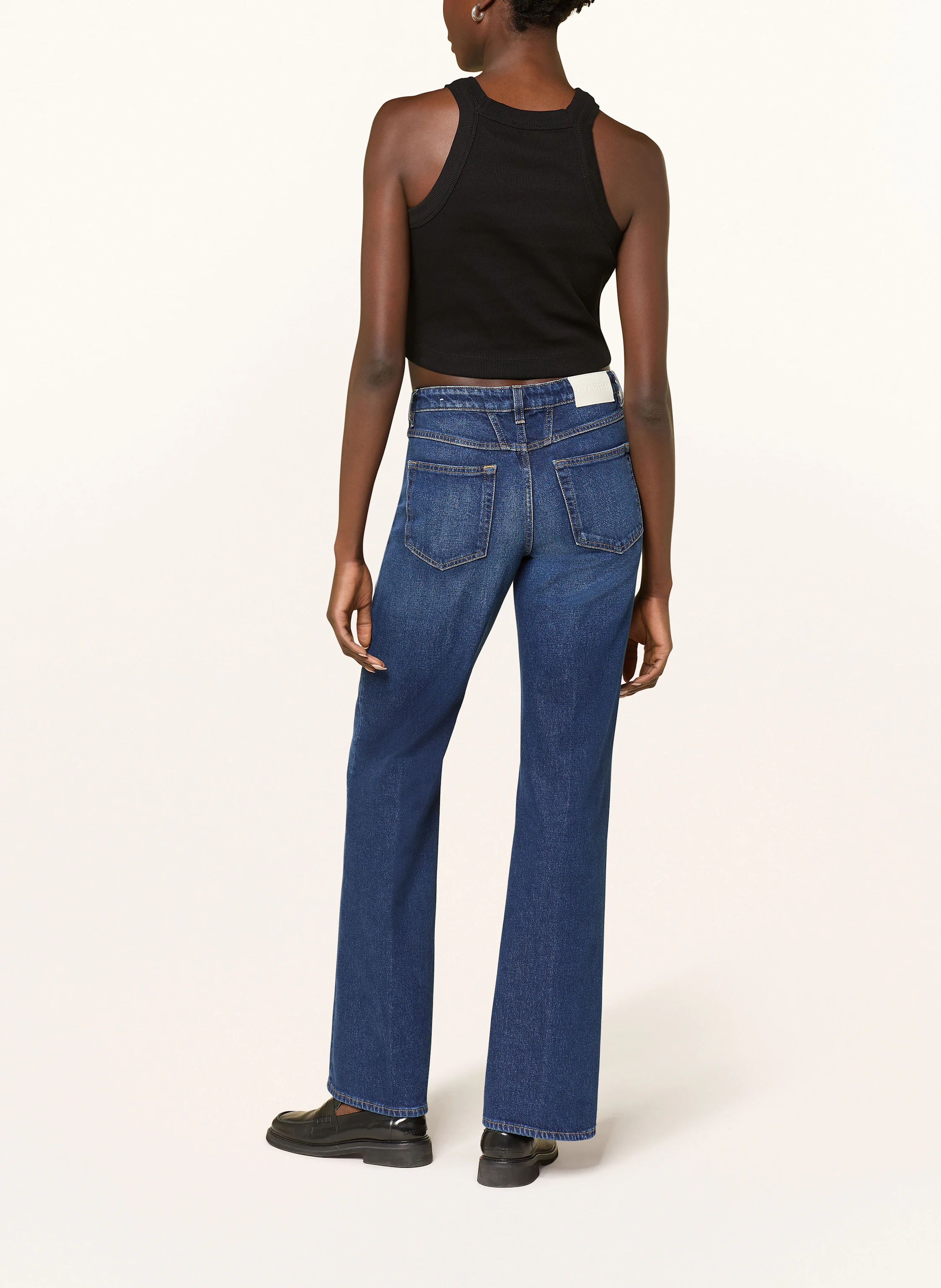 CLOSED Cropped-Top