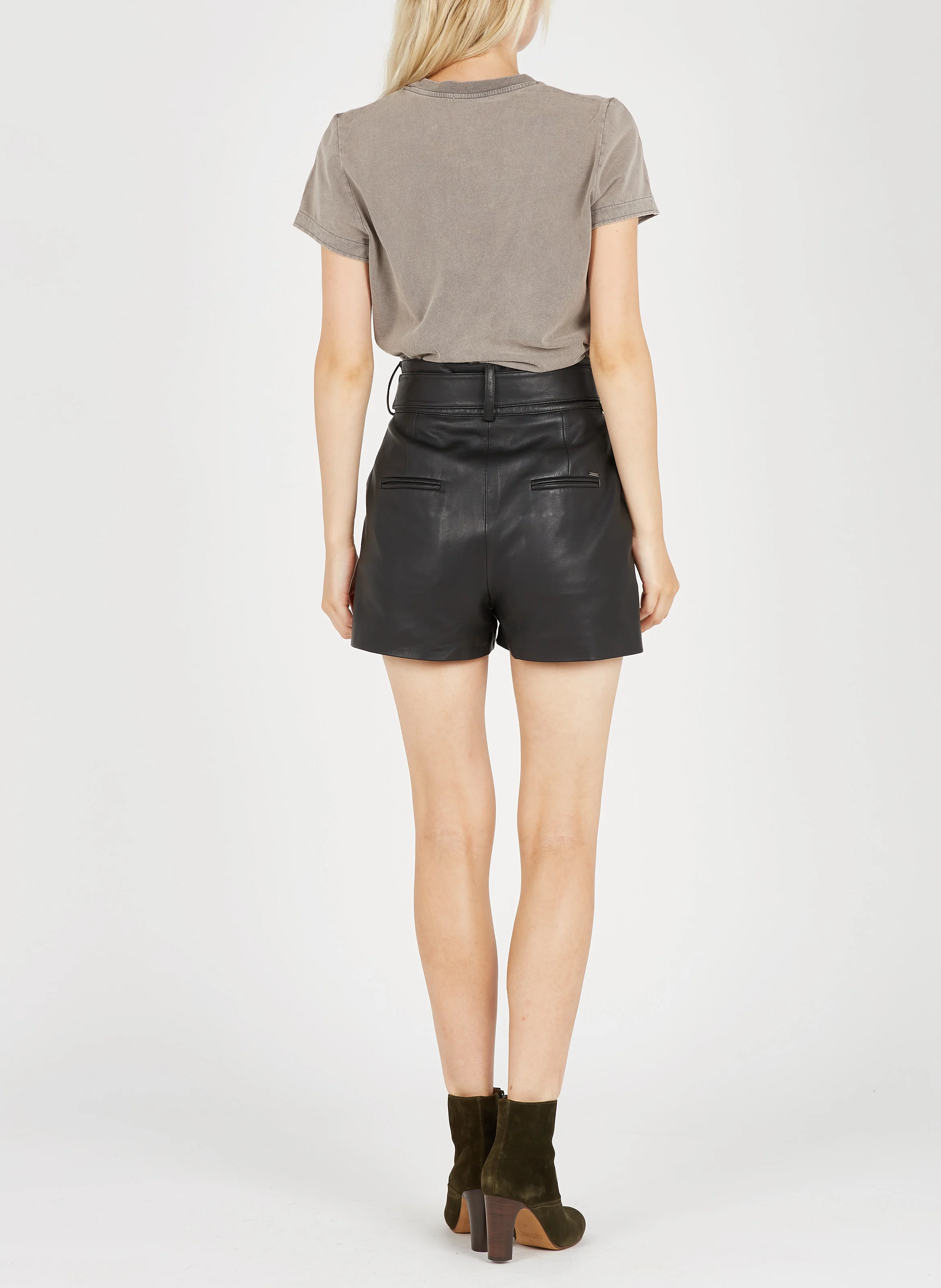 Short ceinturé en cuir | Noir