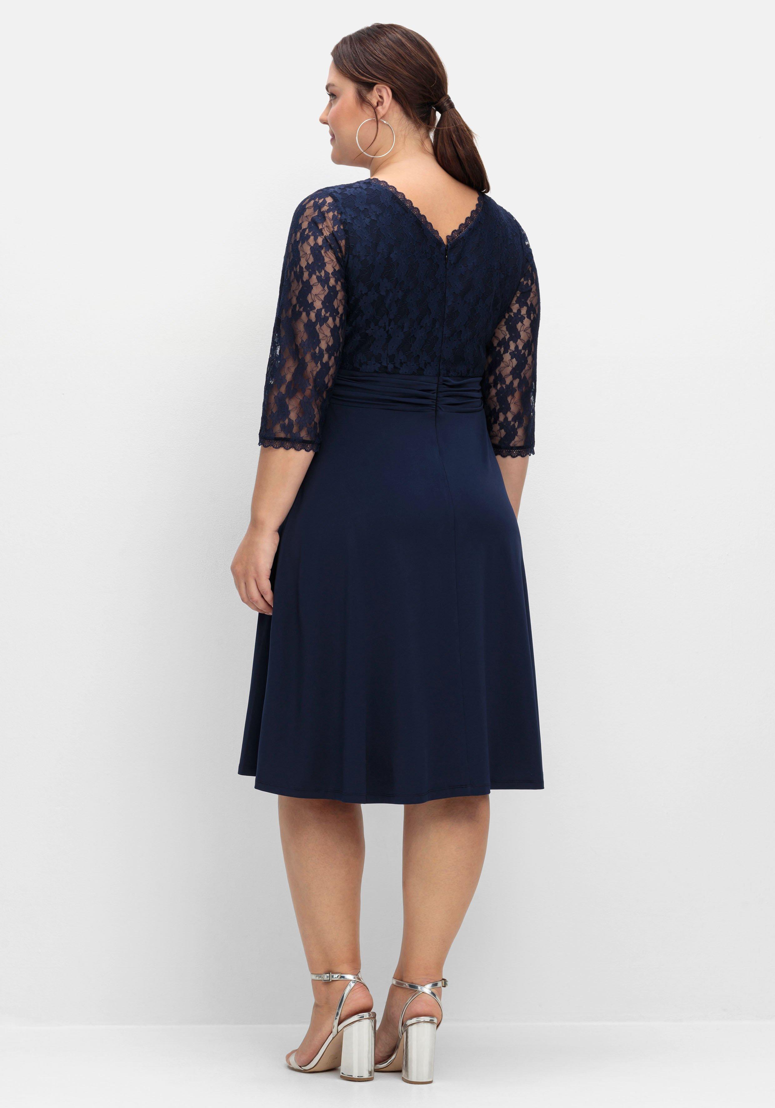 Abendkleid mit floraler Spitze und Zier-Knotendetail