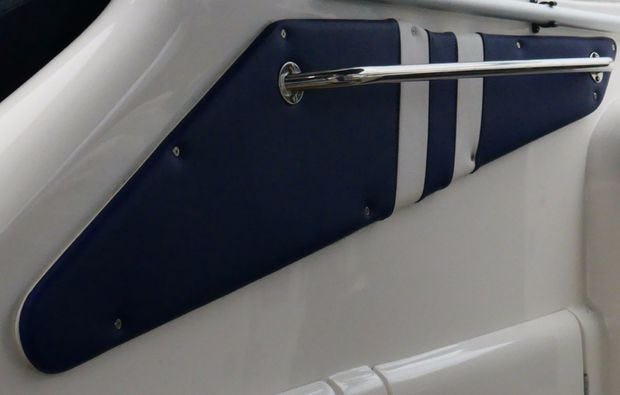 Motorboot fahren in Düsseldorf bei mydays als Geschenkidee