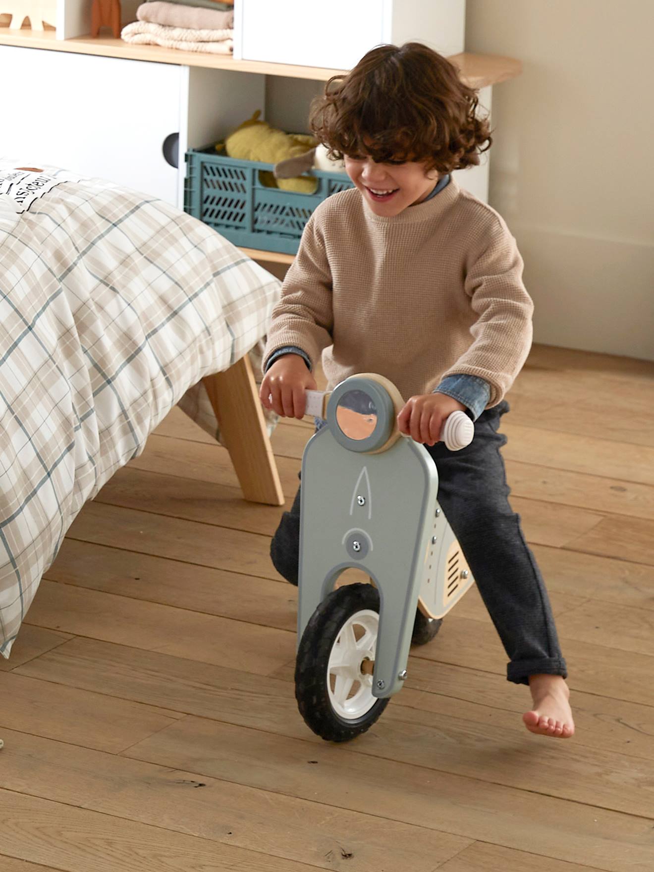 Scooter draisine de madeira FSC® lisa verde-médio com motivos