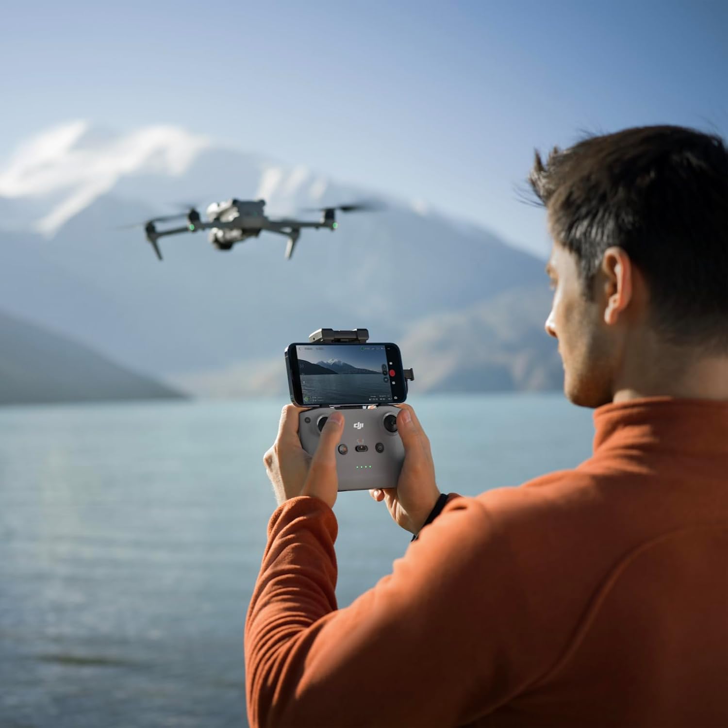 DJI Air 3S (RC-N3), drone avec caméra 4K, drone à double cam avec capteur CMOS grand-angle 1'', vidéo HDR 4K/60 ips et 14 stops de plage dynamique, temps de vol max. de 45 min, transmission sur 20 km