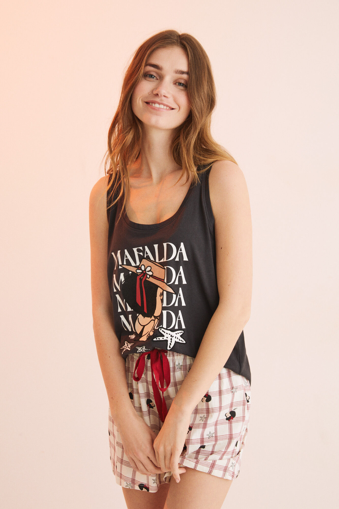 Pijama curto Mafalda, 100% algodão, preto e cinza.