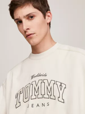 Moletom cropped estilo universitário