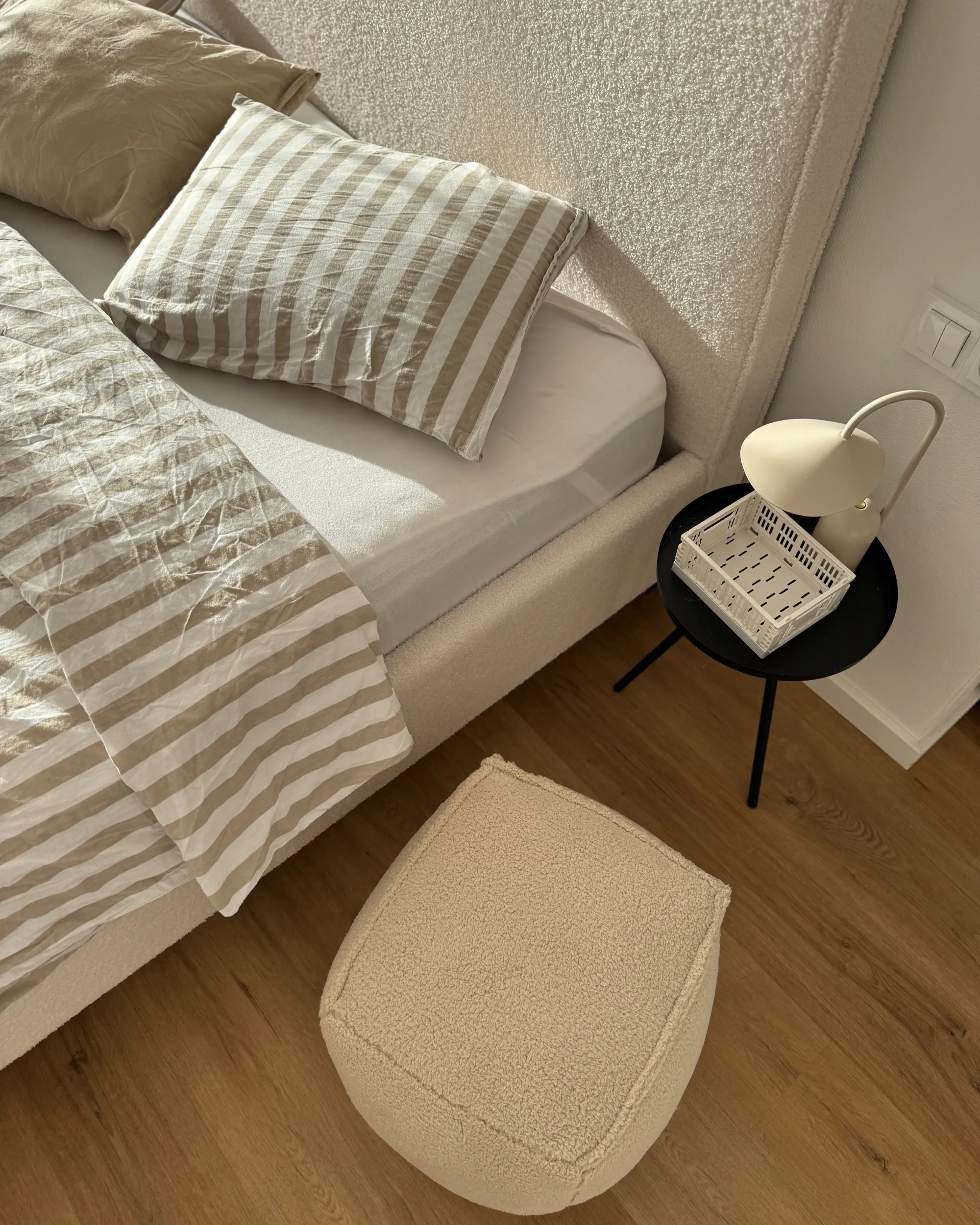Bed Bouclé VALOGNES 180 x 200 cm Gebroken wit