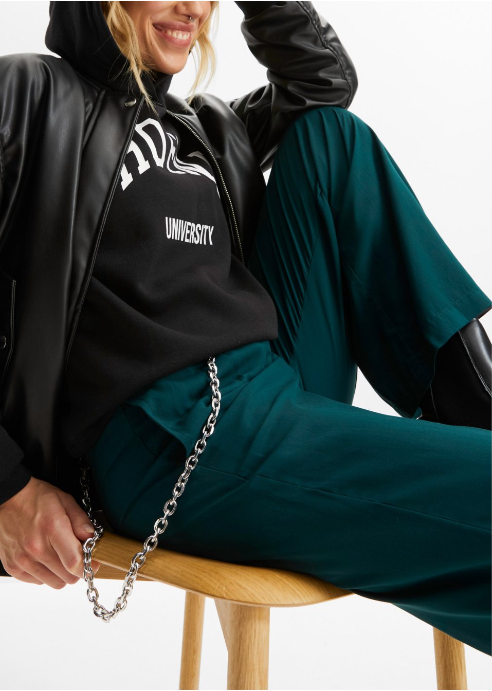Pantalon large en viscose avec détail chaîne