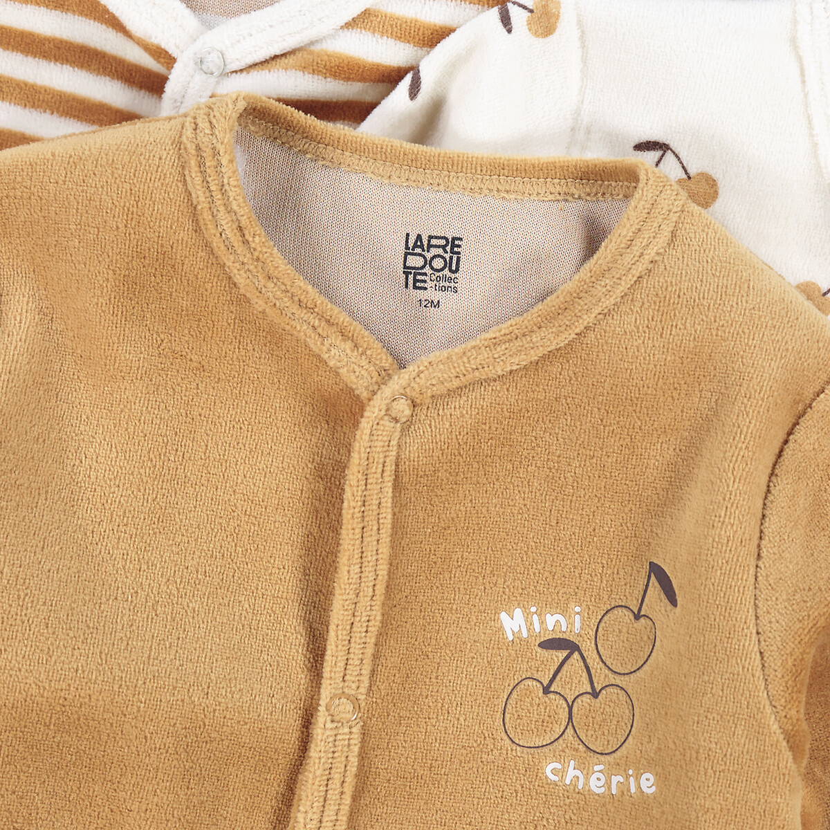 COLEÇÃO LA REDOUTE<br>Conjunto de 3 pijamas inteiros em veludo, com estampa de cerejas e listras