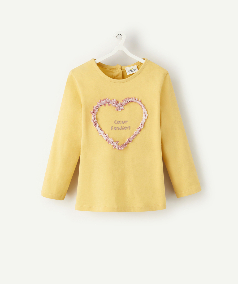 T-SHIRT BÉBÉ FILLE EN COTON BIO JAUNE AVEC COEUR EN RELIEF
