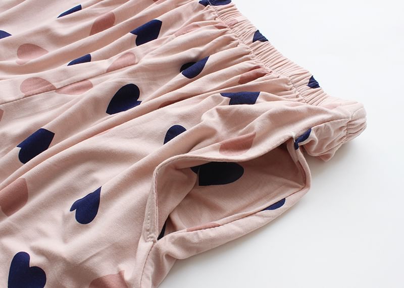 Dogini - Pyjamaset: shirt met korte mouwen en hartjesprint + shorts met elastische taille