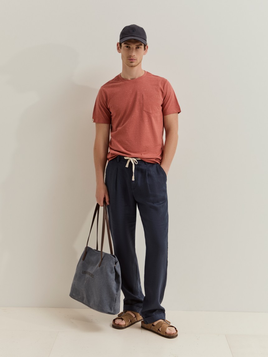 T-shirt em algodão com bolso