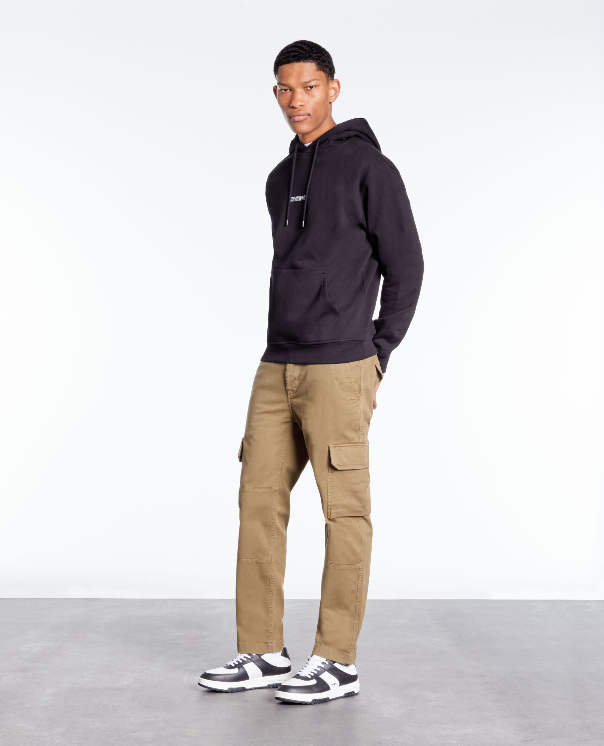 Sweatshirt à capuche noir avec logo