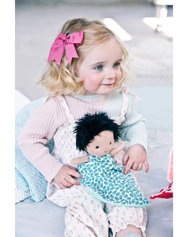 Stoff-Puppe BABY – ARI mit Tragekorb (22 cm) 5-teilig