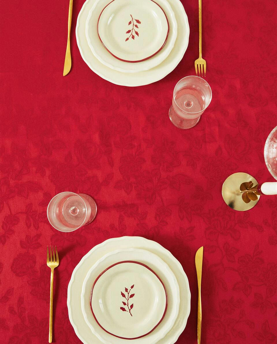 TOALHA DE MESA JACQUARD COM ESTAMPA FLORAL DE NATAL