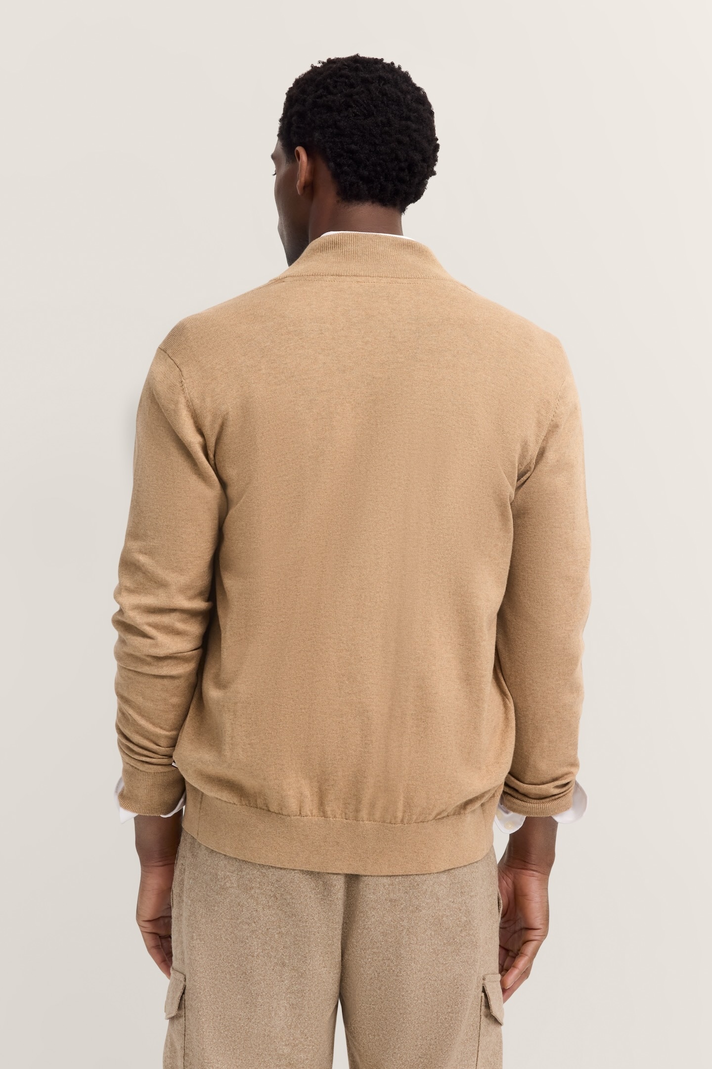 bugatti Strickjacke »Regular Fit«, mit Reissverschluss und Stehkragen