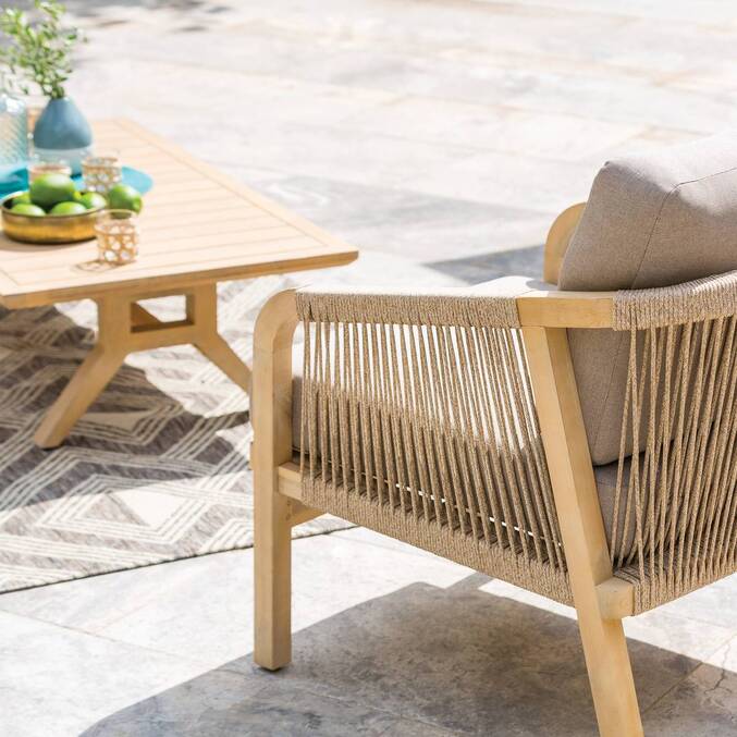 Fauteuil de salon de jardin PAPOUASIE Taupe & Acacia