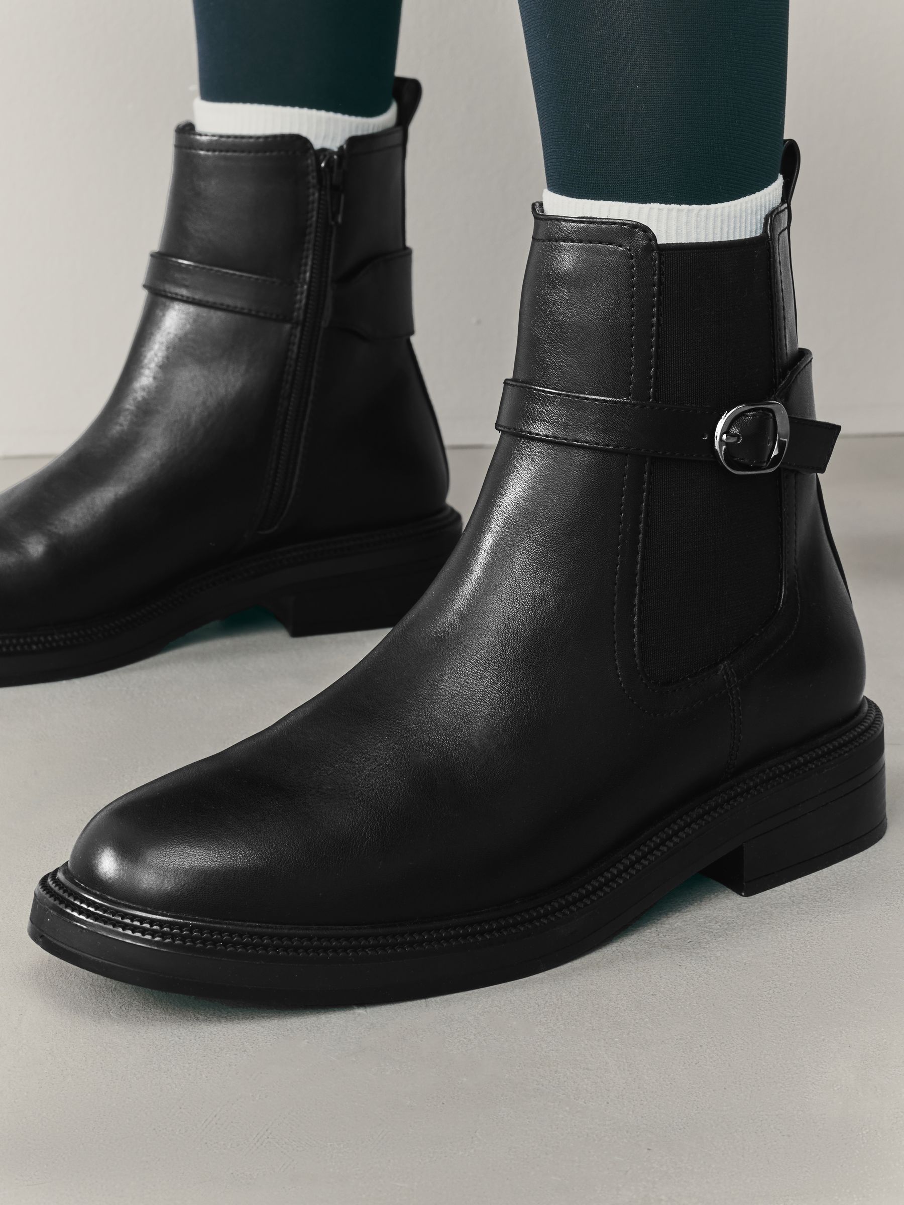 Zwart - Chelsea Boots met gesp