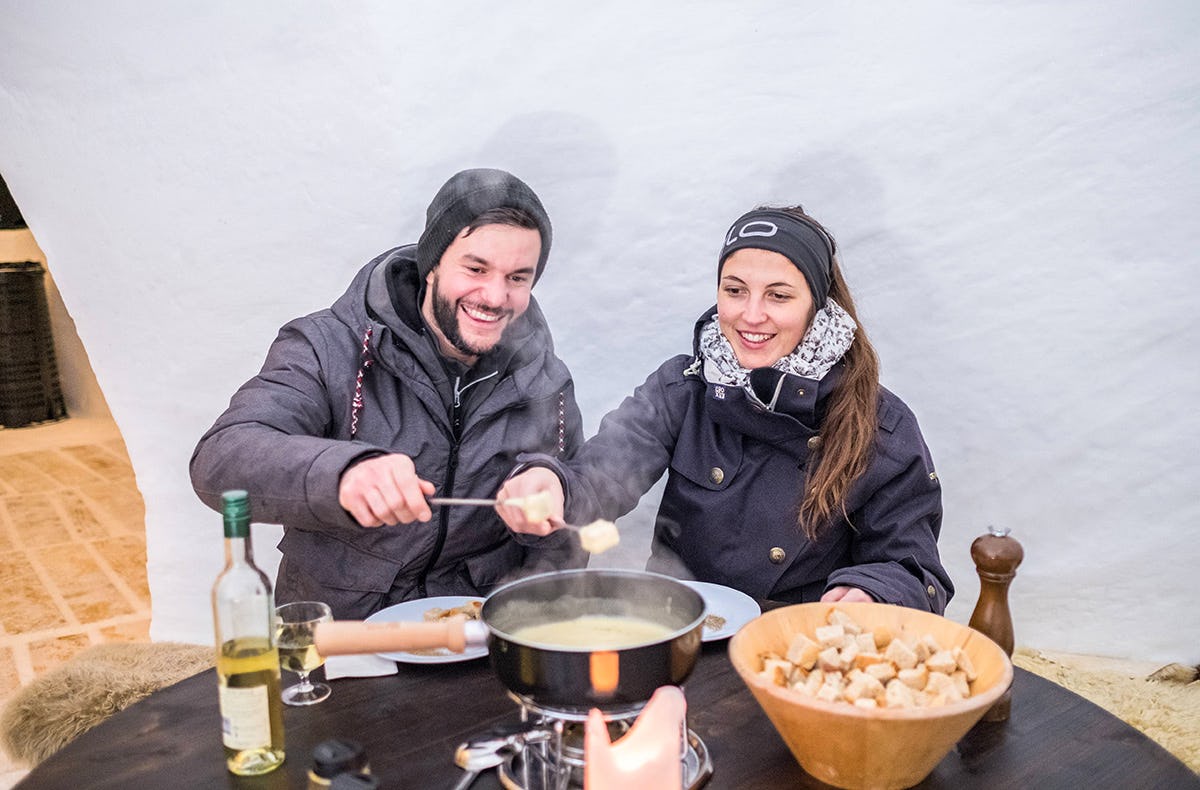 Iglu-Übernachtung in Gstaad als besondere Geschenkidee