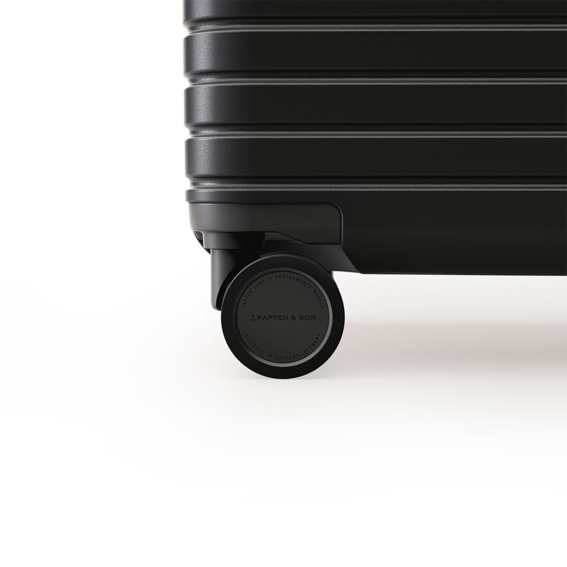 Set Heathrow All Black