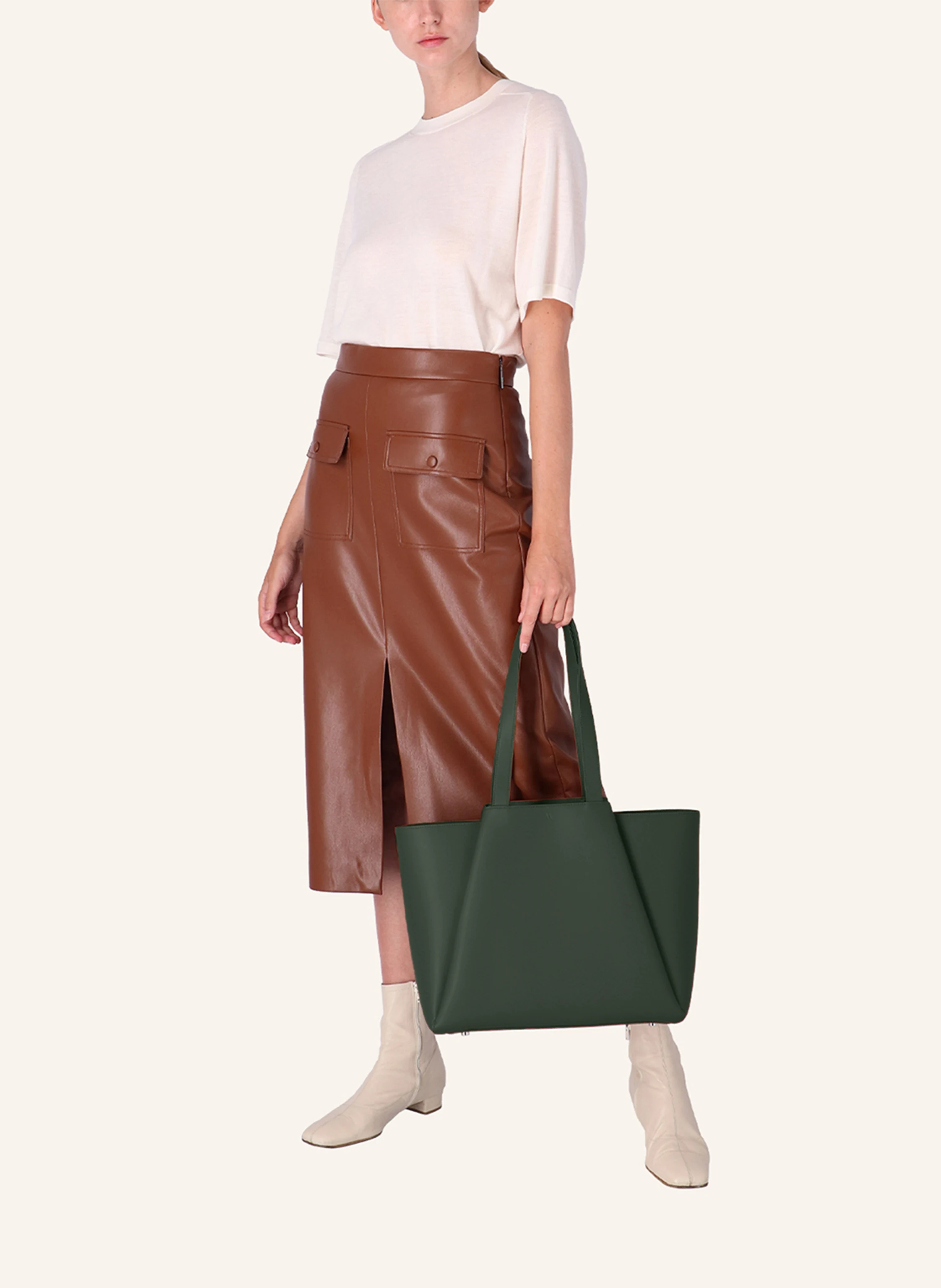 KAAI Schultertasche MIDI PYRAMID