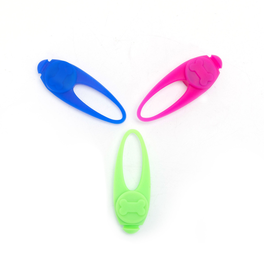 Luz de LED para coleira de cachorro Nobleza em silicone, à prova d'água, ideal para passeios noturnos, acessório para cães, 3 modos, 8 cm x 3,2 cm (1 unidade)