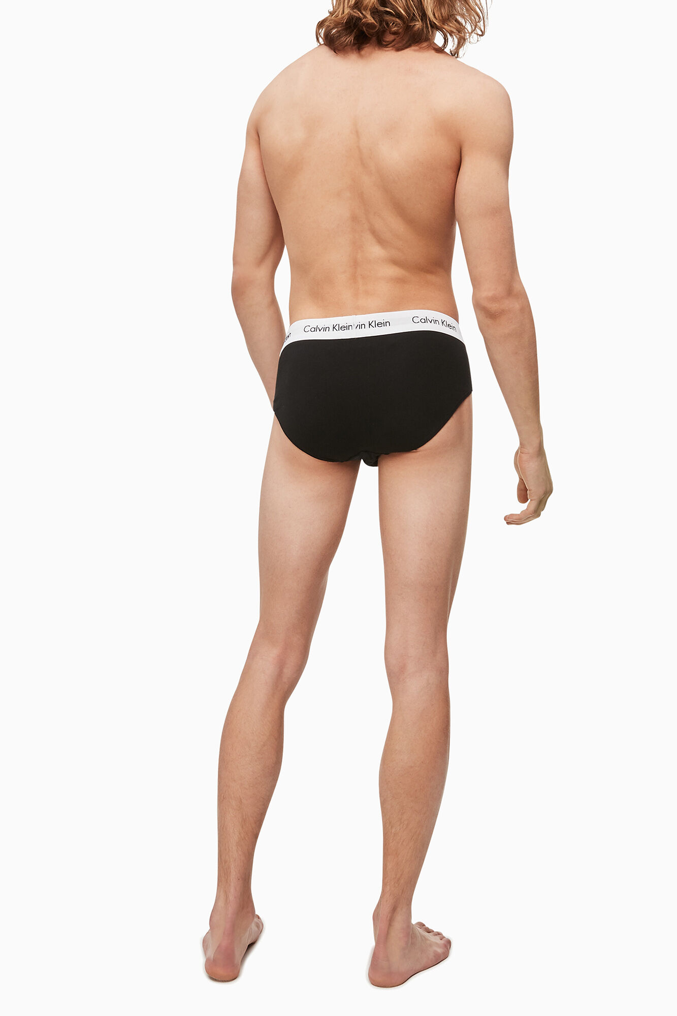 Cuecas Calvin Klein de algodão, pacote com 3 unidades e cós elástico.