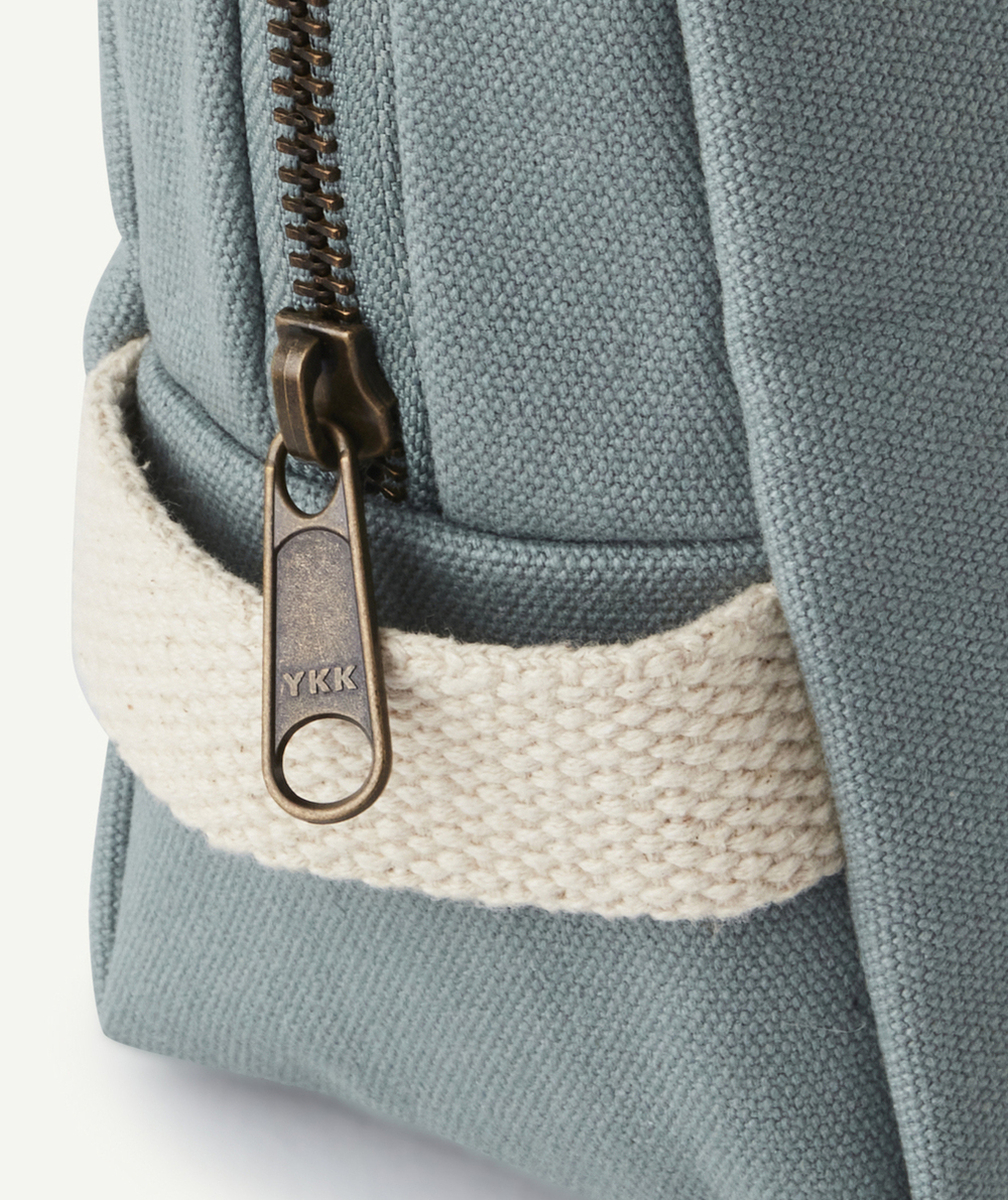 HINDBAGTROUSSE DE TOILETTE LEON EN COTON BIO BLEU